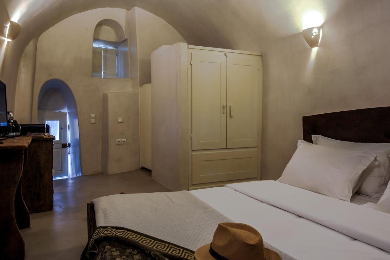 Exi Castle Suites Emporio  ภายนอก รูปภาพ